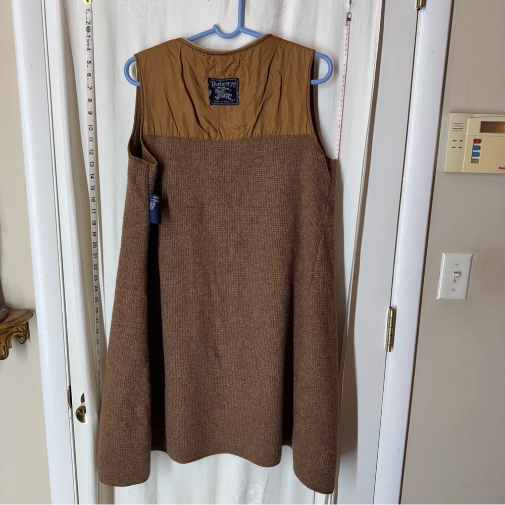 Vintage Women's Burberrys Trench Coat - Picture 13 of 16